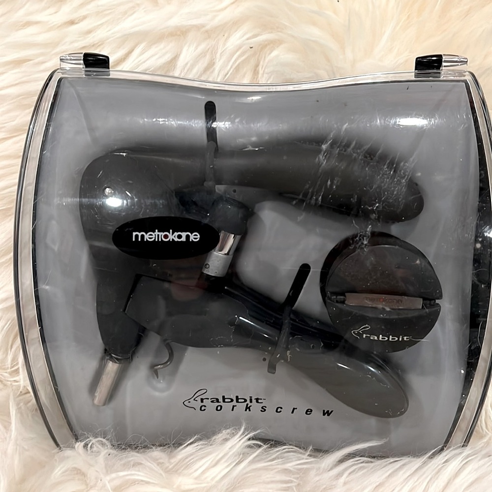 Metroiane Rabbit Corkscrew and Foil Cutter Set in case